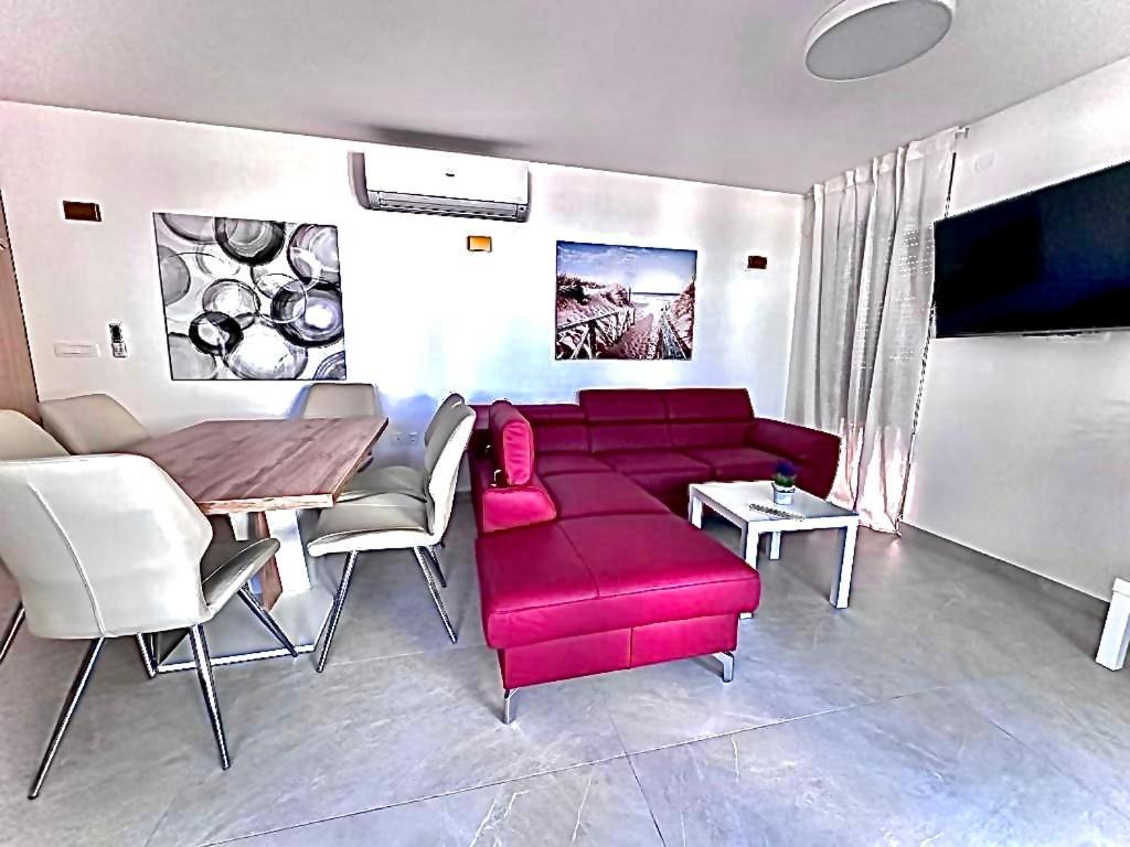 Luxury Apartments Marty Malinska Exterior foto