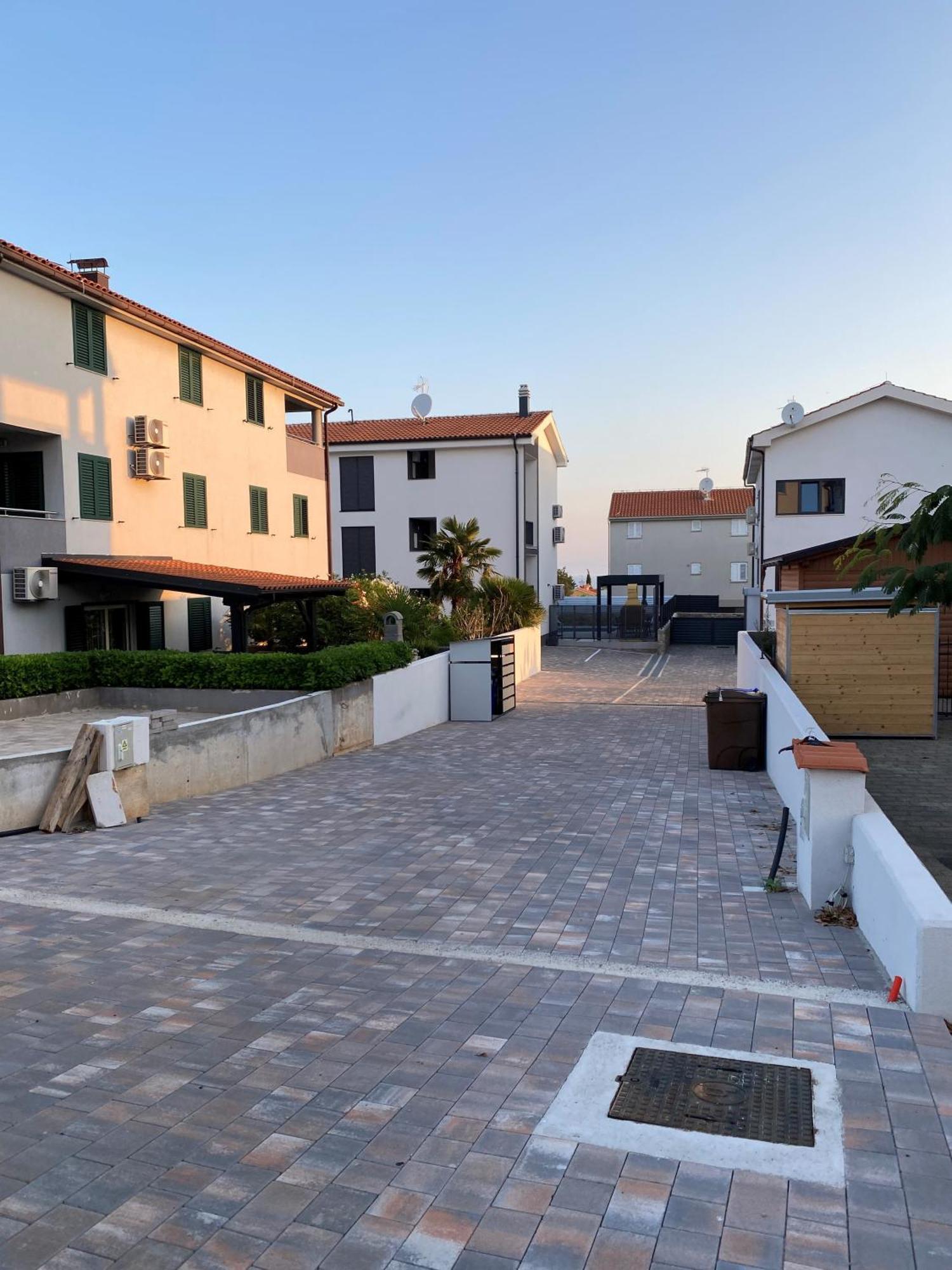 Luxury Apartments Marty Malinska Exterior foto