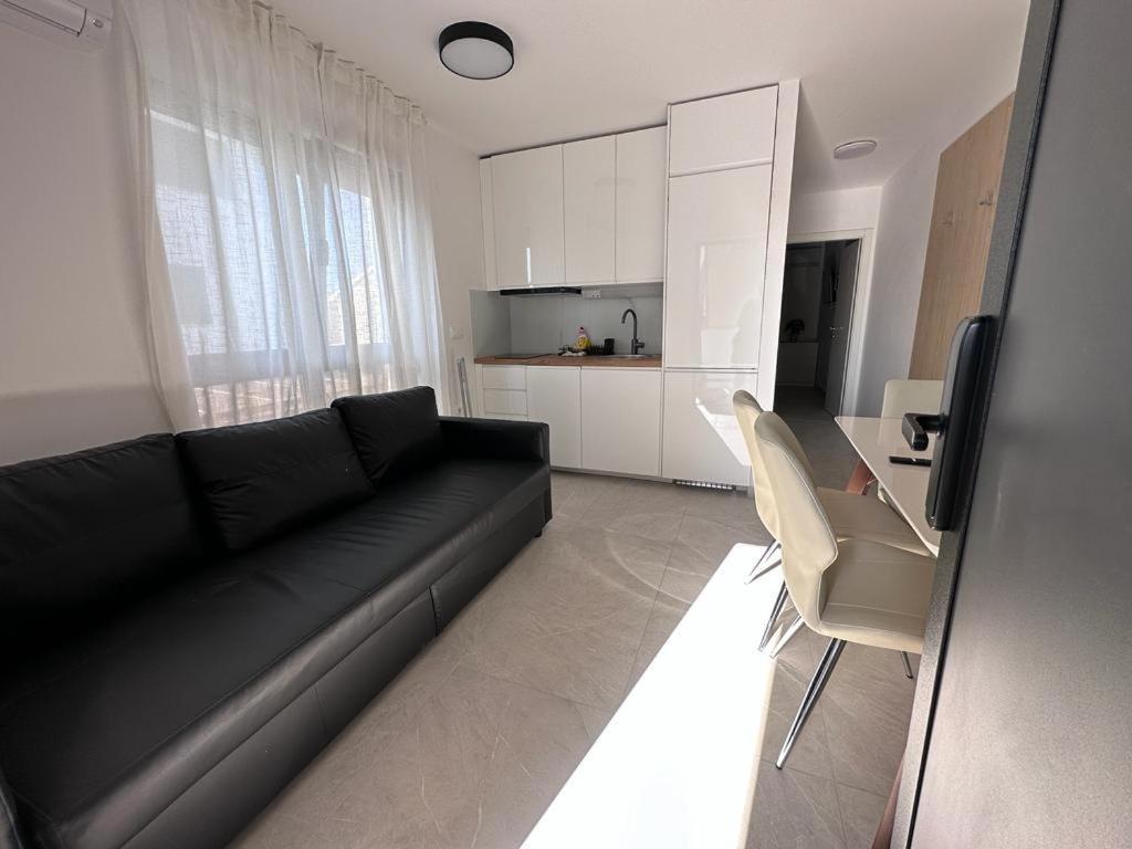 Luxury Apartments Marty Malinska Exterior foto